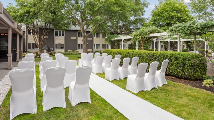 Delta Hotels by Marriott Burlington Exterior