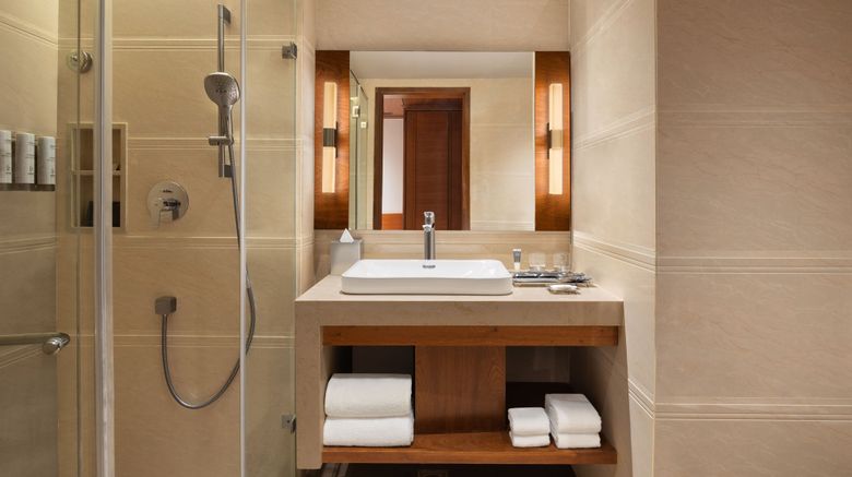 <b>Courtyard by Marriott Tiruchirappalli Room</b>. Images powered by <a href="https://www.leonardoworldwide.com/" title="Leonardo Worldwide" target="_blank">Leonardo</a>.