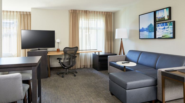 <b>Residence Inn Los Angeles Westlake Vlg Room</b>. Images powered by <a href="https://www.leonardoworldwide.com/" title="Leonardo Worldwide" target="_blank">Leonardo</a>.