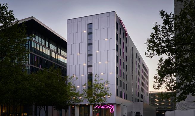Moxy Milton Keynes Exterior