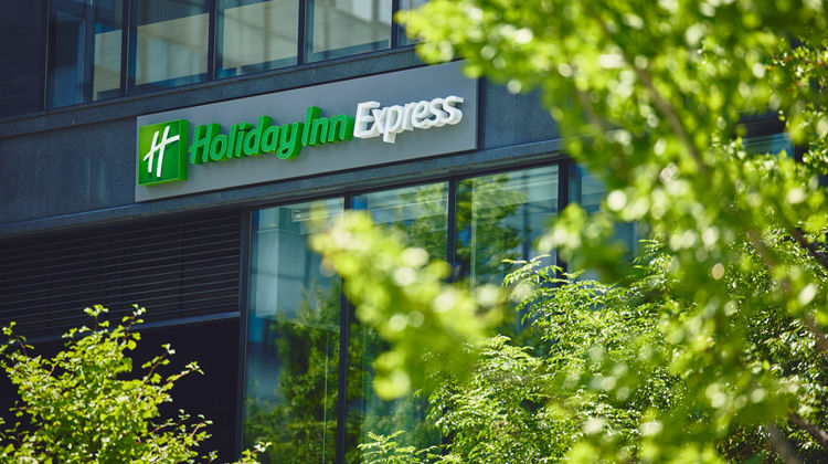 Holiday Inn Express City Centre Midosuji Exterior