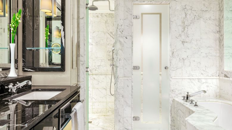<b>The Ritz-Carlton, Berlin Room</b>. Images powered by <a href="https://www.leonardoworldwide.com/" title="Leonardo Worldwide" target="_blank">Leonardo</a>.