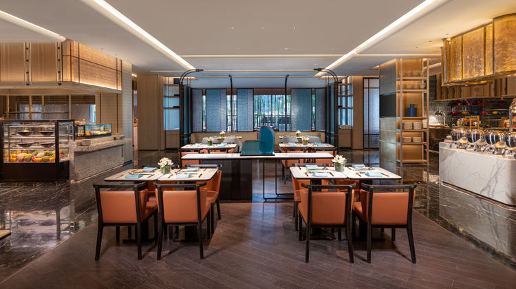 HUALUXE Changfeng Park Restaurant