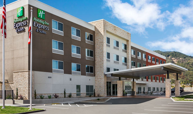 Holiday Inn Express & Suites Ukiah Exterior