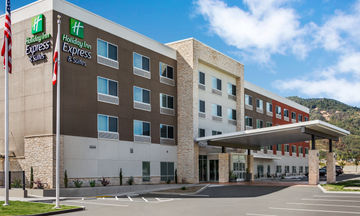 Holiday Inn Express & Suites Ukiah