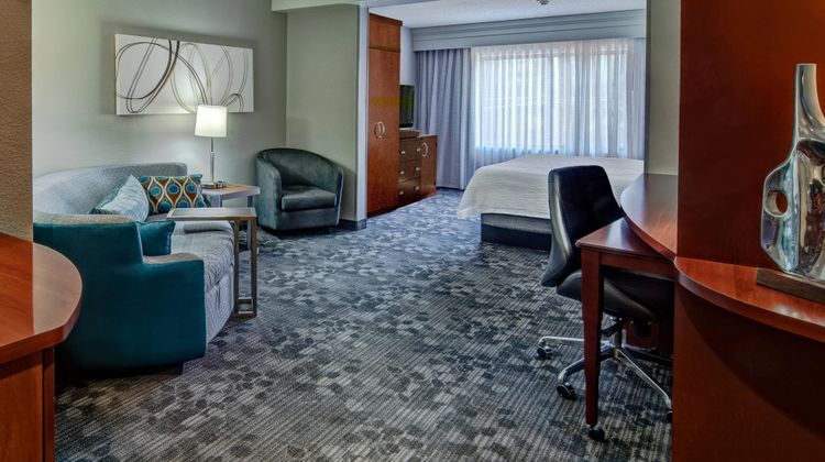 Courtyard Troy Room