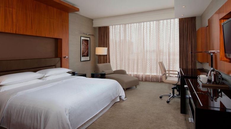 <b>Sheraton Grand Bangalore Brigade Gateway Room</b>. Images powered by <a href=https://www.travelagewest.com/Hotels/Bengaluru-India/