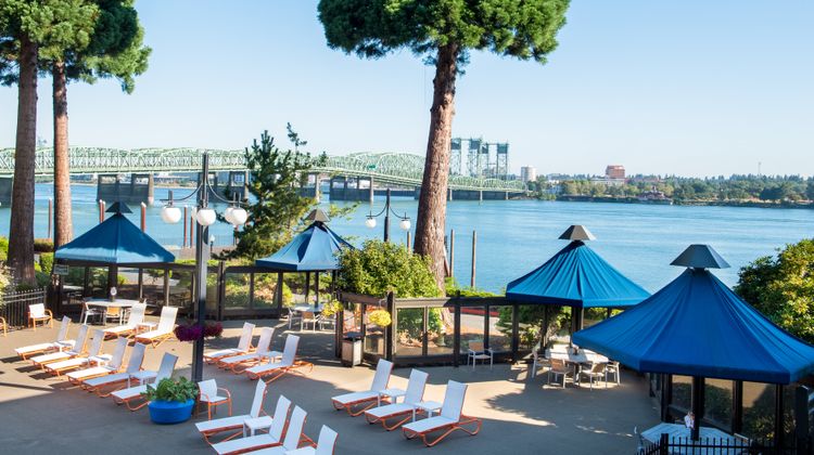 Holiday Inn Portland-Columbia Riverfront Pool