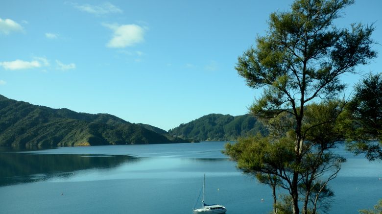 <b>Bay of Many Coves Resort Suite</b>. Images powered by <a href="https://www.leonardoworldwide.com/" title="Leonardo Worldwide" target="_blank">Leonardo</a>.
