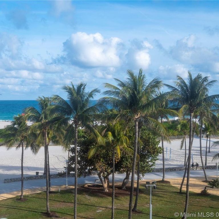Ocean Drive South Beach Deluxe Suite