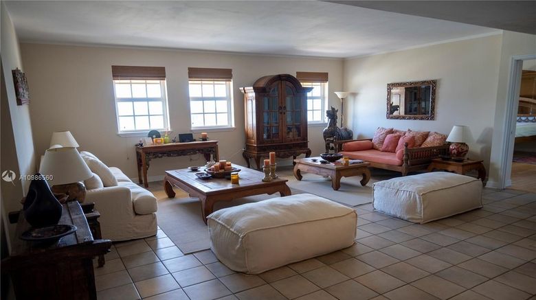 <b>Ocean Drive South Beach Deluxe Suite Room</b>. Images powered by <a href="https://www.leonardoworldwide.com/" title="Leonardo Worldwide" target="_blank">Leonardo</a>.