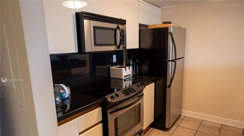 <b>Ocean Drive South Beach Deluxe Suite Room</b>. Images powered by <a href="https://www.leonardoworldwide.com/" title="Leonardo Worldwide" target="_blank">Leonardo</a>.