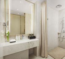 HUALUXE Changfeng Park Room