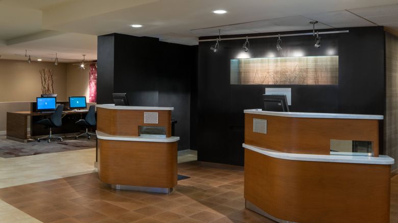 <b>Courtyard Memphis East/Park Avenue Lobby</b>. Images powered by <a href="https://www.leonardoworldwide.com/" title="Leonardo Worldwide" target="_blank">Leonardo</a>.