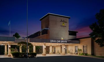 The Drake Oak Brook Autograph Collection
