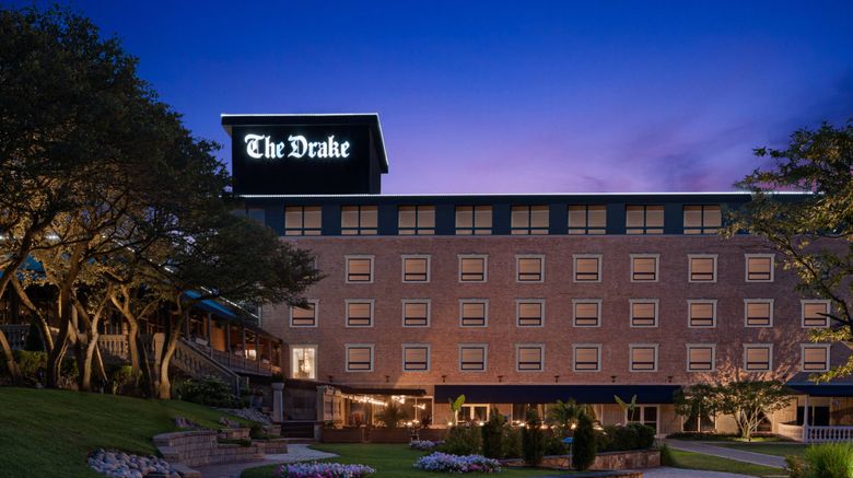 <b>The Drake Oak Brook Autograph Collection Exterior</b>. Images powered by <a href="https://www.leonardoworldwide.com/" title="Leonardo Worldwide" target="_blank">Leonardo</a>.