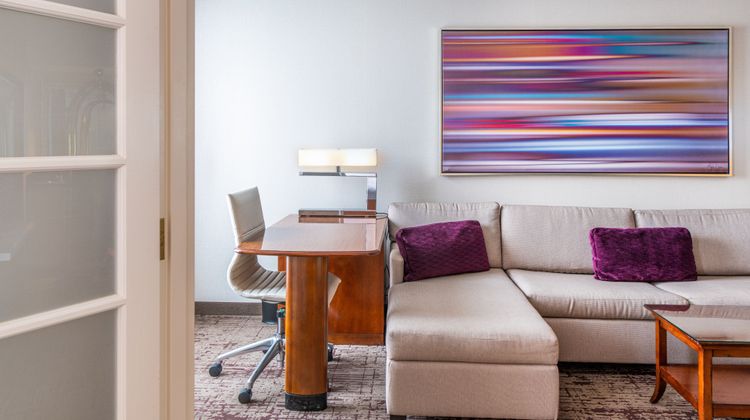 Chicago Marriott Suites Deerfield Suite