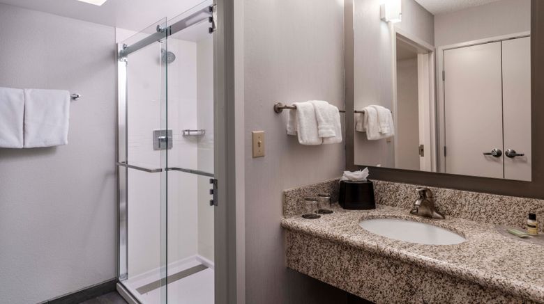 <b>Courtyard Denver Southwest/Lakewood Room</b>. Images powered by <a href="https://www.leonardoworldwide.com/" title="Leonardo Worldwide" target="_blank">Leonardo</a>.