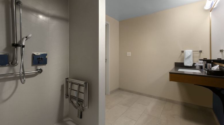 <b>Fairfield Inn & Suites Elizabeth City Room</b>. Images powered by <a href="https://www.leonardoworldwide.com/" title="Leonardo Worldwide" target="_blank">Leonardo</a>.