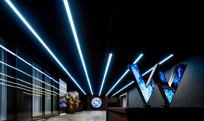 W Toronto Exterior