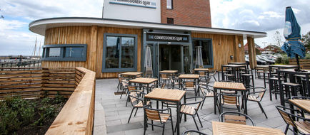 Commissioners Quay Inn Exterior