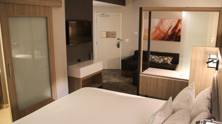 SpringHill Suites Baltimore White Marsh Suite