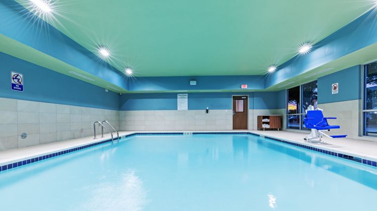 Holiday Inn Express & Suites Stafford NW Pool