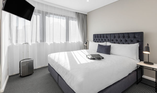 Meriton Suites Kent Street Suite