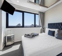 Meriton Suites Kent Street Suite