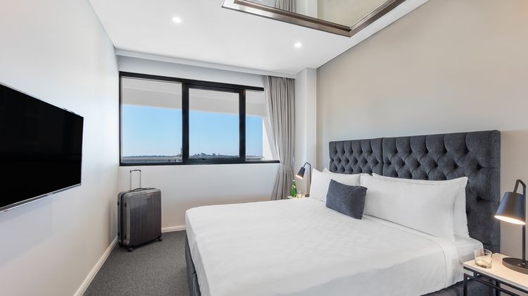 Meriton Suites Kent Street Suite