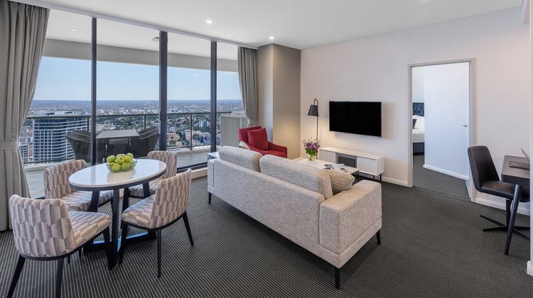 Meriton Suites Kent Street Suite