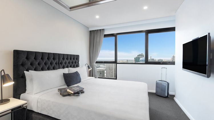 Meriton Suites Kent Street Suite