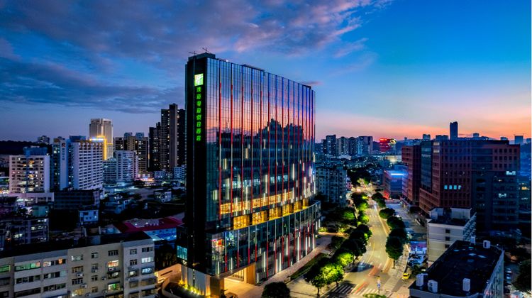 Holiday Inn Zhuhai City Center Exterior