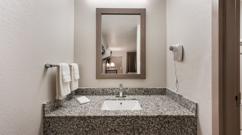 <b>Red Roof Inn Birmingham South Room</b>. Images powered by <a href="https://www.leonardoworldwide.com/" title="Leonardo Worldwide" target="_blank">Leonardo</a>.