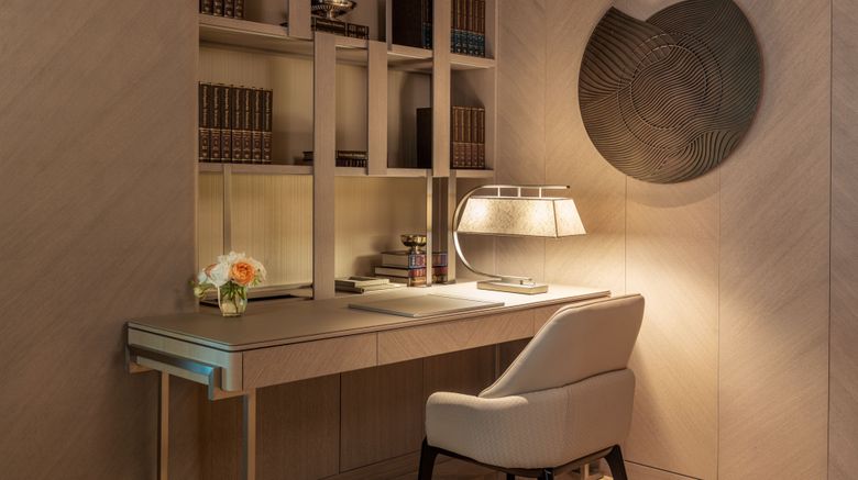 <b>St. Regis Kuwait Suite</b>. Images powered by <a href="https://www.leonardoworldwide.com/" title="Leonardo Worldwide" target="_blank">Leonardo</a>.