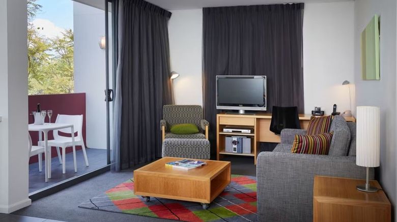 <b>East Perth Suites Hotel Suite</b>. Images powered by <a href="https://www.leonardoworldwide.com/" title="Leonardo Worldwide" target="_blank">Leonardo</a>.