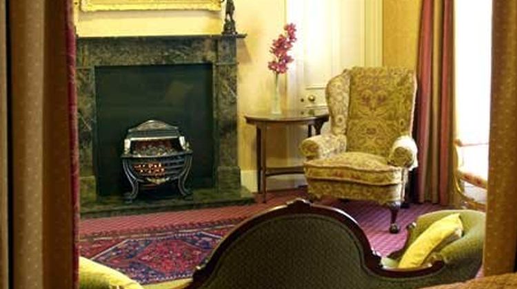 Royal Highland Hotel Suite