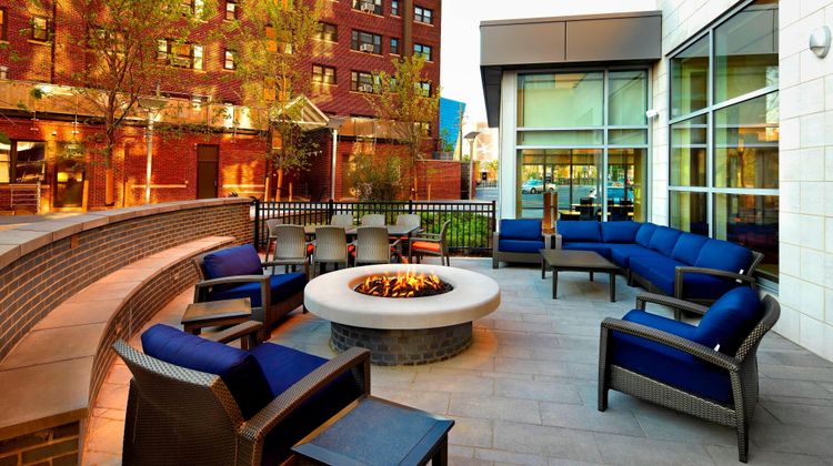 Courtyard Cleveland University Circle Exterior