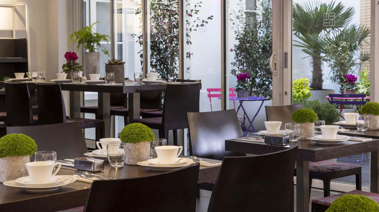 <b>Des Trois Gares Hotel Restaurant</b>. Images powered by <a href="https://www.leonardoworldwide.com/" title="Leonardo Worldwide" target="_blank">Leonardo</a>.