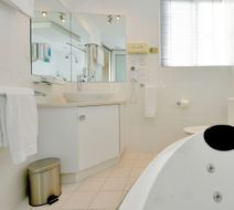 Atlantic Tower Motor Inn Room