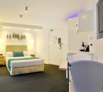 Atlantic Tower Motor Inn Room