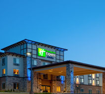 Holiday Inn Express Hotel & Suites Exterior