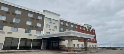 Holiday Inn Big Rapids Exterior