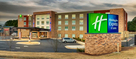 Holiday Inn Express & Suites Dawsonville Exterior