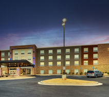 Holiday Inn Express & Suites Dawsonville Exterior
