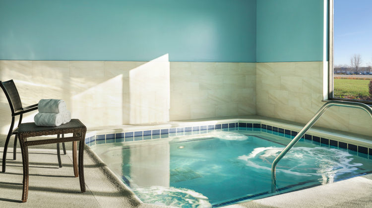 Holiday Inn Express Hotel & Suites Peru Pool