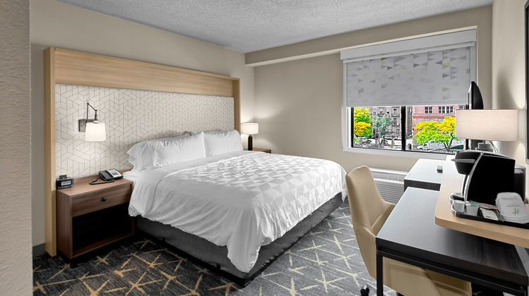 Holiday Inn Chicago-Downtown Room