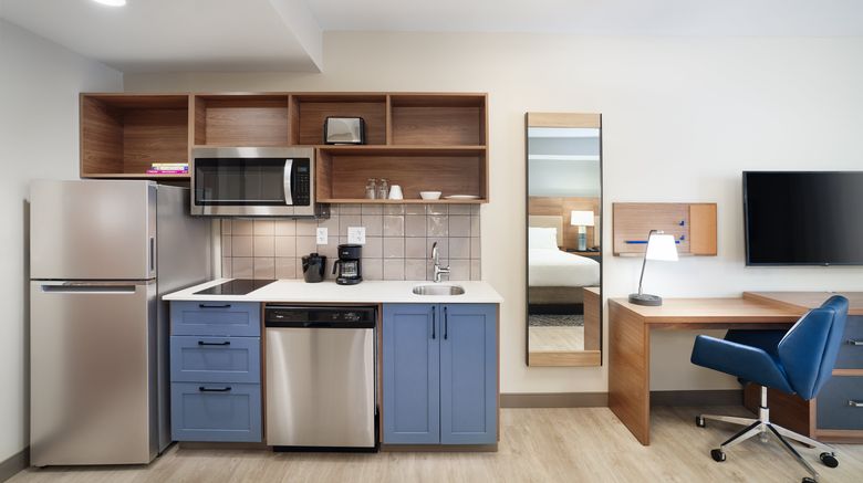 <b>Candlewood Suites Asheville Downtown Room</b>. Images powered by <a href="https://www.leonardoworldwide.com/" title="Leonardo Worldwide" target="_blank">Leonardo</a>.