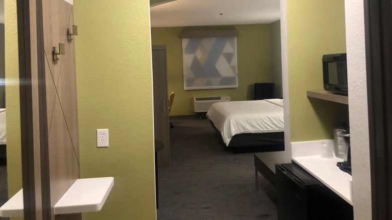<b>Holiday Inn Express Hotel & Suites Woodw Room</b>. Images powered by <a href="https://www.leonardoworldwide.com/" title="Leonardo Worldwide" target="_blank">Leonardo</a>.