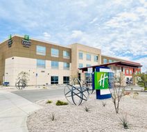 Holiday Inn Express & Suites Blythe Exterior